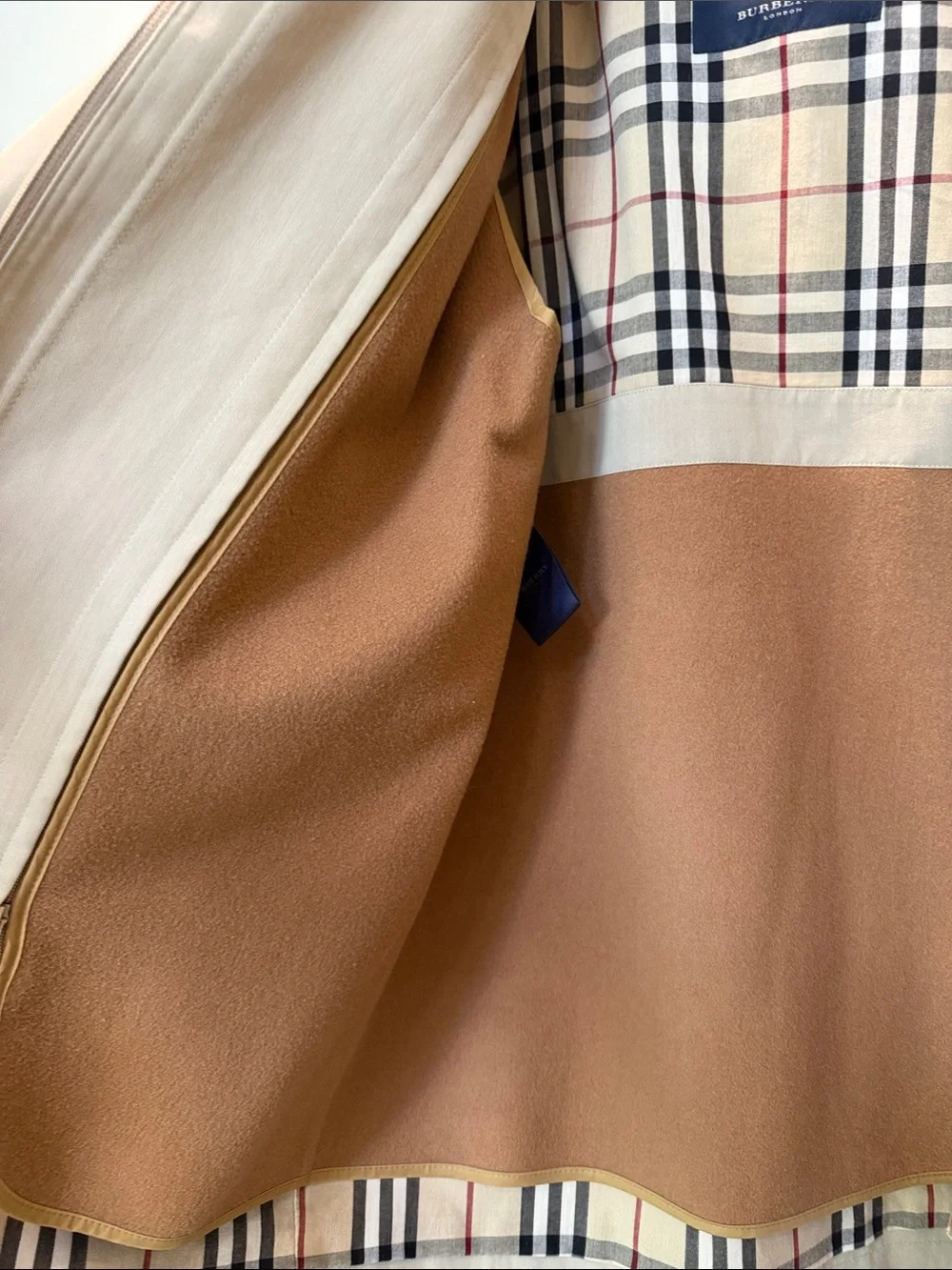 Burberry Beige Trench Coat with Signature Check Sleeve and Lining - Picture 3 of 6